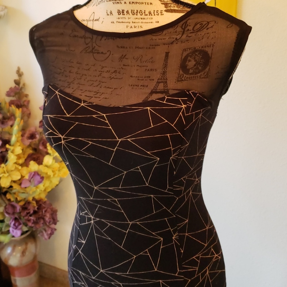 NWT Sexy Black Dress with nice Design by Forever21 - Picture 2 of 5